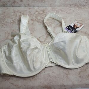 Bali Ivory Underwire Bra Wide Shoulder Strap Sizec42D
